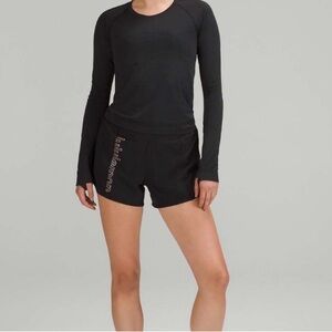 Lululemon Hotty Hot High-Rise Lined Short 4" *Graphic
Black / PANTONE 8042 C 2